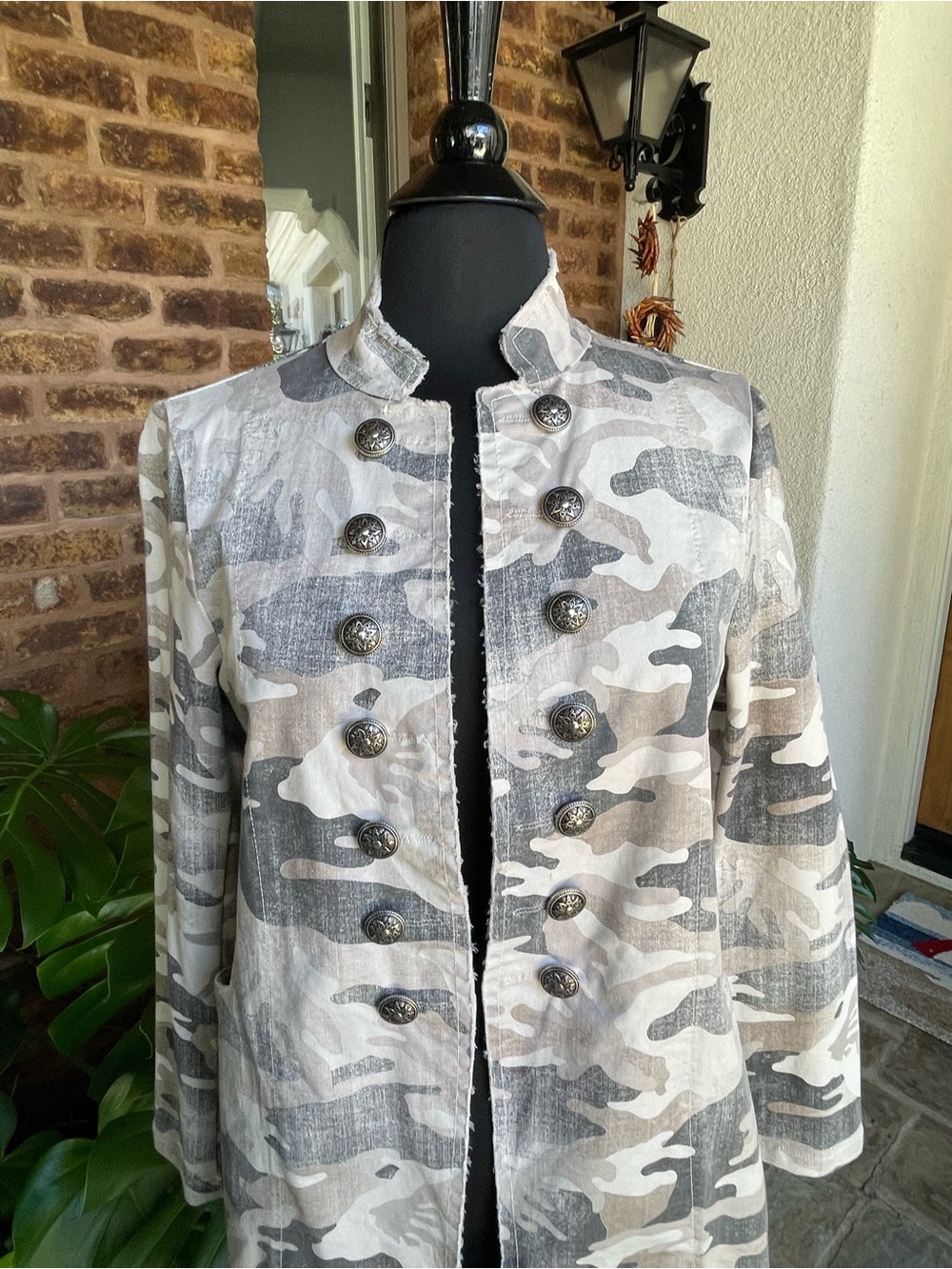 Women's Camo Military-Style Long Light Weight Trench Coat-- Neutral Camo - Picture 4 of 6